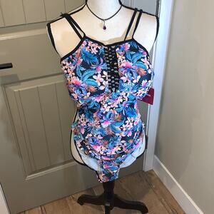 New Wave Swimwear NWT
